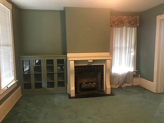 2nd image of 316 College St