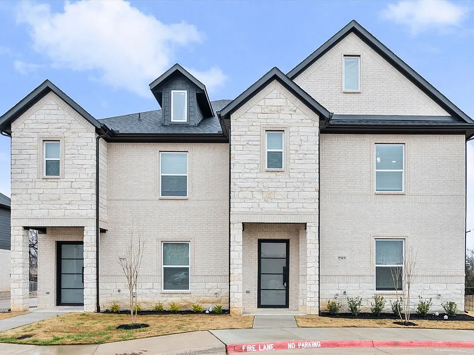 2333 Spring Park Blvd