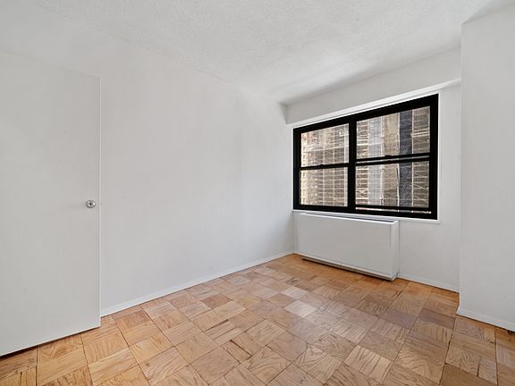5th image of 178 E 80th St APT 10B
