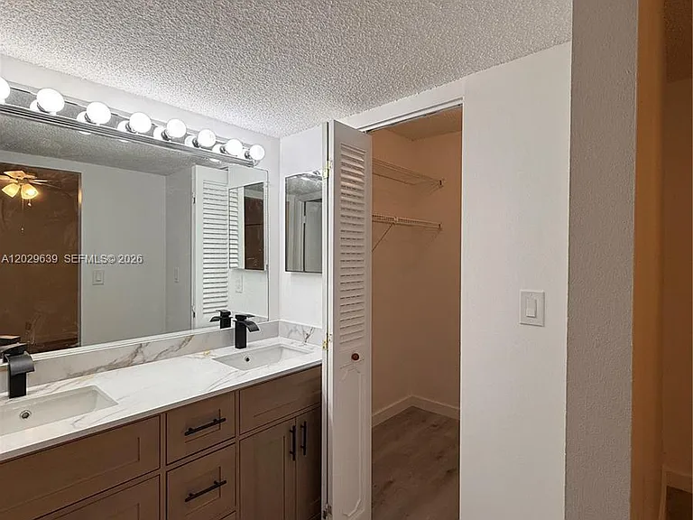 20441 NE 30th Ave #1129 — Photo 3
