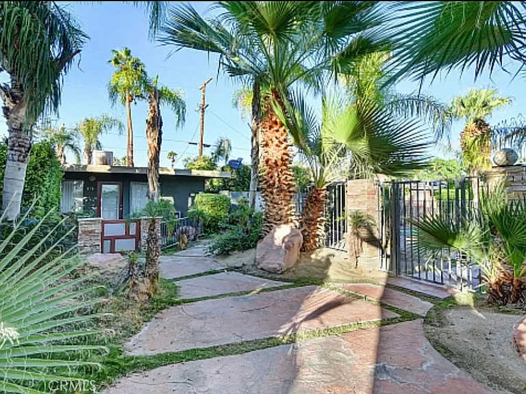 920 E Chuckwalla Rd — Photo 15