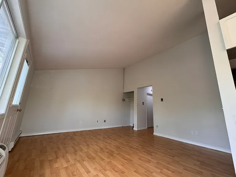 1230 E Dayton St #4 — Photo 4