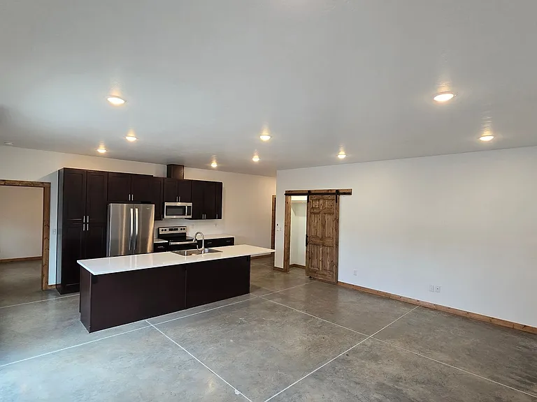 2215 Steamboat Ln — Photo 9