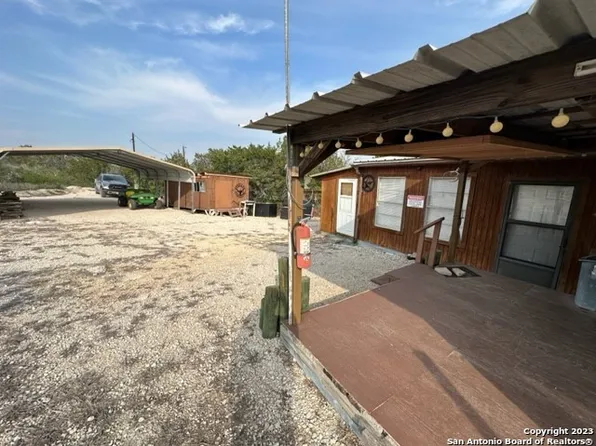 829 PRIVATE RD 3320, Sabinal, TX 78881