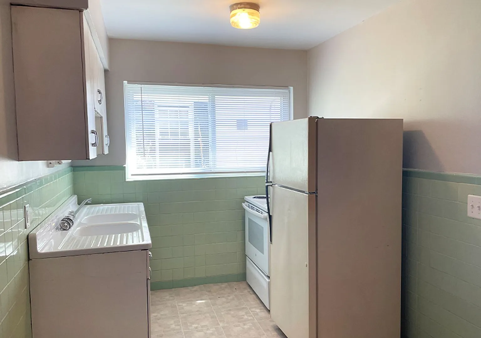 Lowell 510 — Photo 1