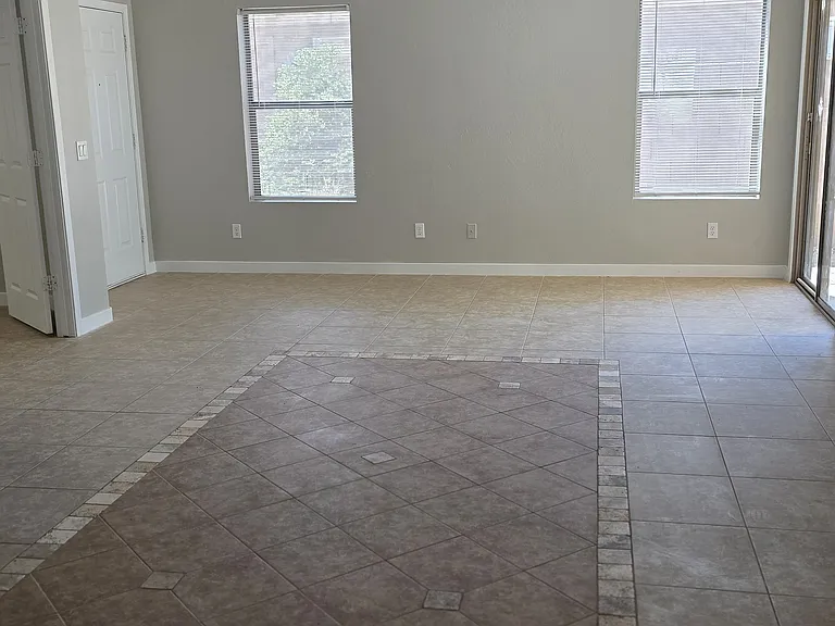 2376 W Silver Creek Ln — Photo 13