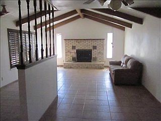 3rd image of 1201 E Beech Dr