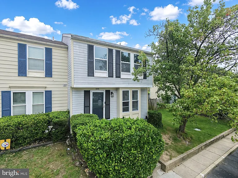 395 Valiant Cir — Photo 2