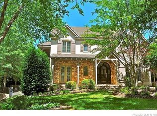 2206 Wrenwood Pond Ct, Charlotte, NC 28211