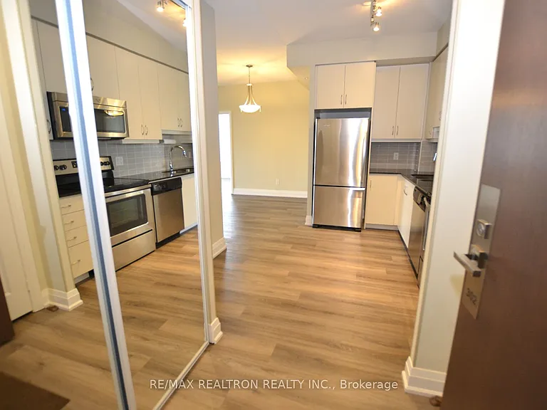 75 N Park Rd #302 — Photo 8