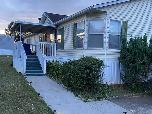 935 Cambridge Pkwy, Hampton, GA 30228