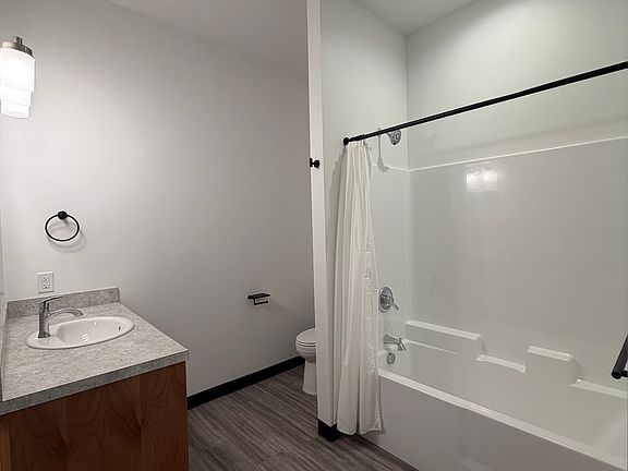 5th image of 115 Main Ave #206