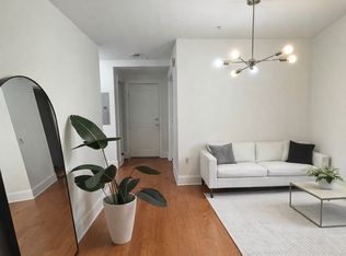 222 Glenwood Ave APT 302, Raleigh, NC 27603