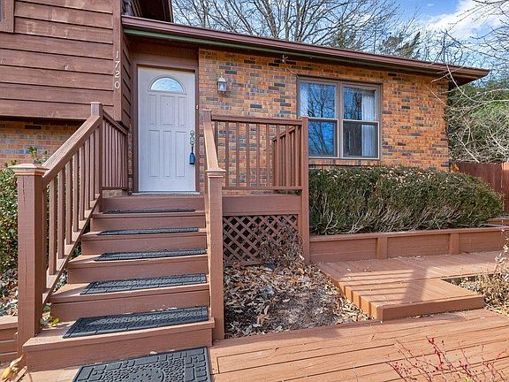 3rd image of 1720 Greenwood Ct