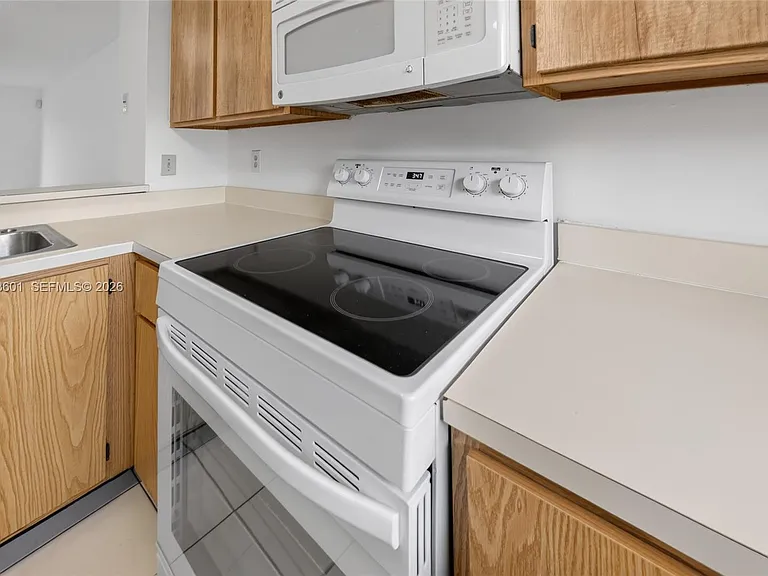 8750 N Sherman Cir #305 — Photo 43