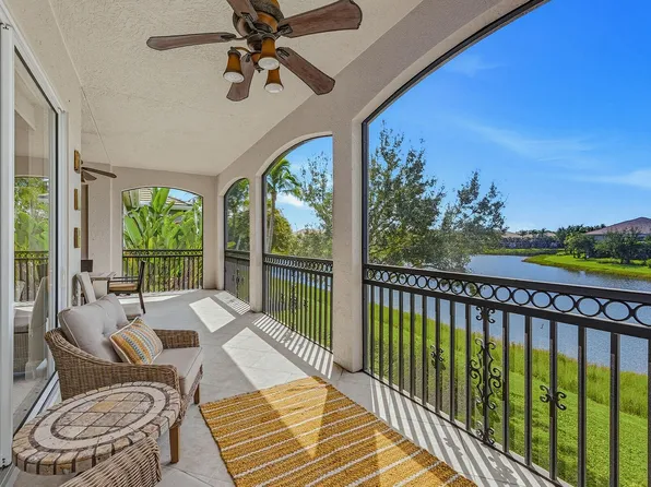 9238 Tesoro Ln Unit 203, Naples, FL 34114
