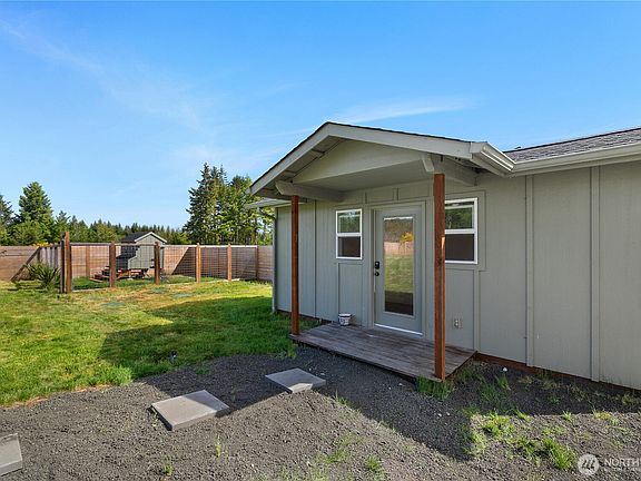 4th image of 120 E Timber Ridge