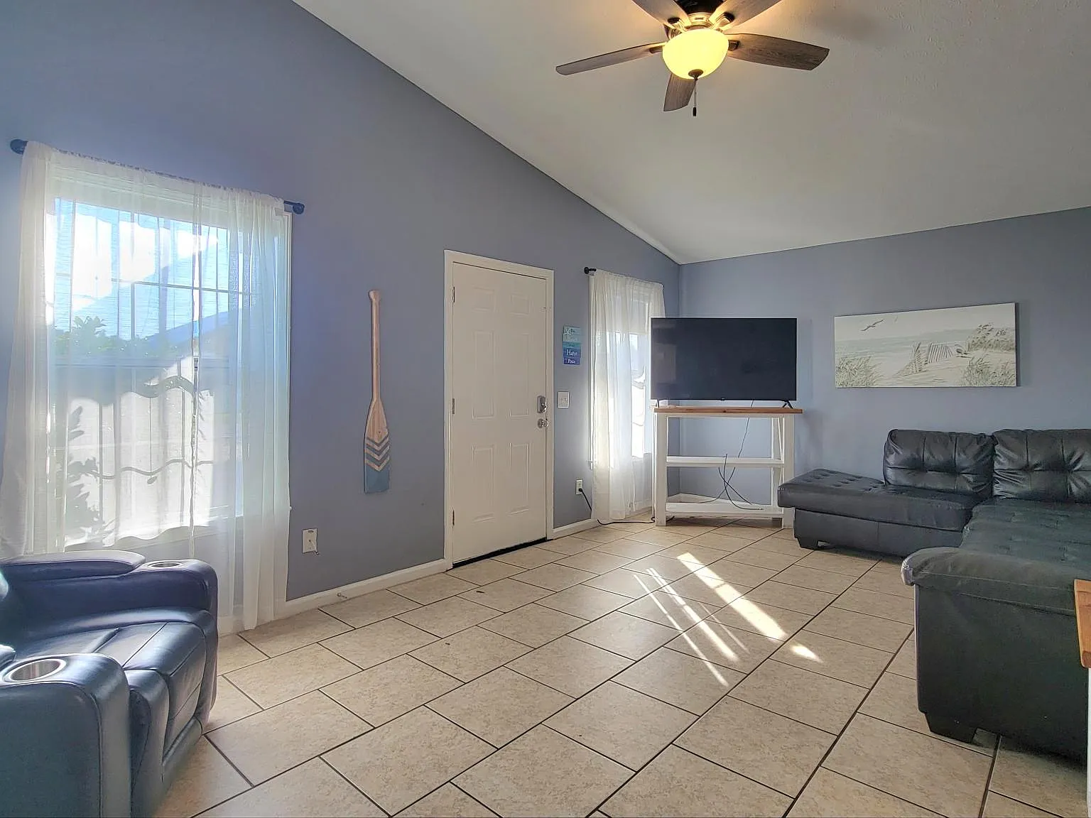 2 bed, 772 sqft, $1,600 — Photo 3
