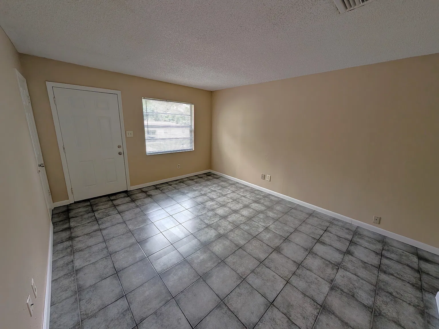 Cozy 2BR/1BA | Move-In Ready & Pet Friendly. No HOA! — Photo 2