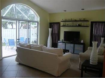 5th image of 882 Garnet Cir