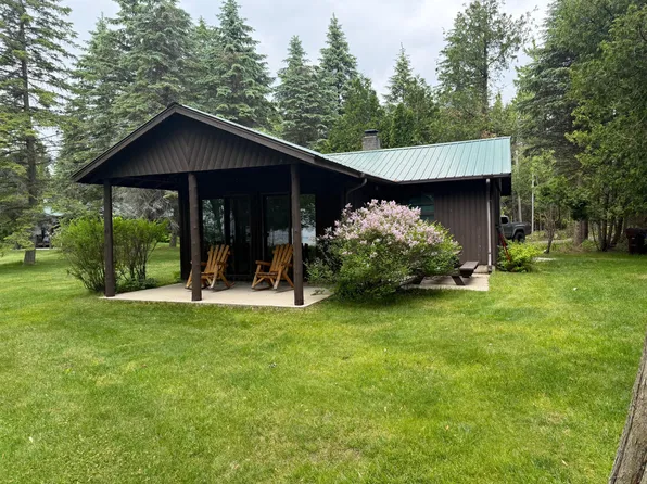 451 Gower Ln, Cheboygan, MI 49721