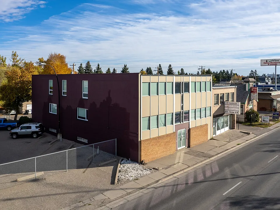 818 16th Ave NW #100