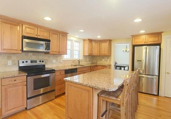 2nd image of 126 Mayfair Dr