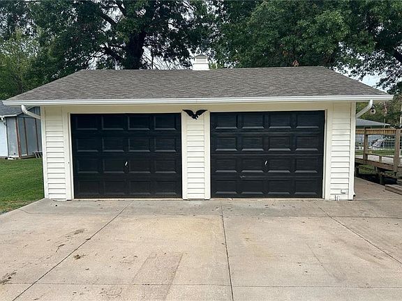 5th image of 214 Lee Ave