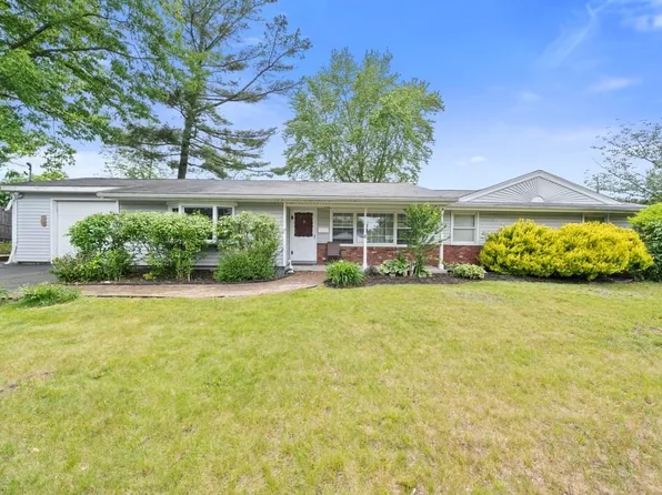 6 Antrim Rd, Peabody, MA 01960