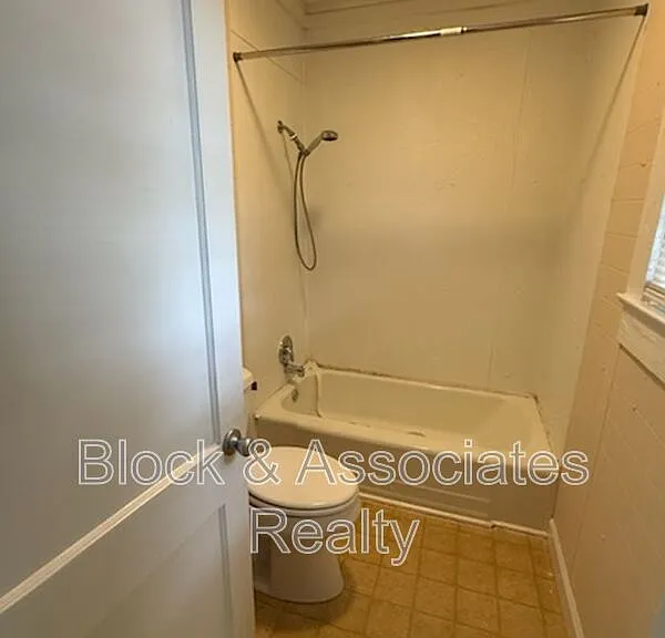 2040 Carl Dr — Photo 7