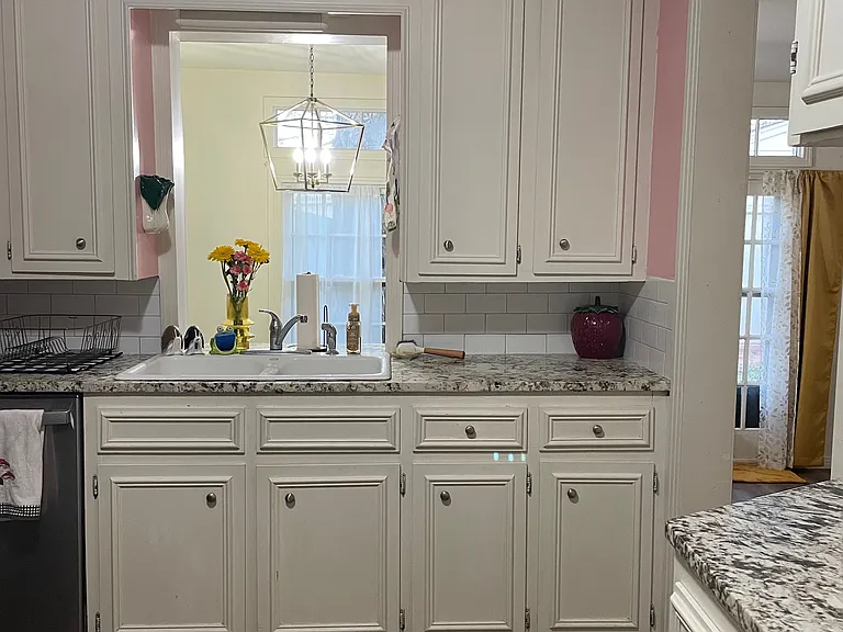 925 Albany St — Photo 11