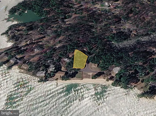 547 Iris Ln, Lusby, MD 20657