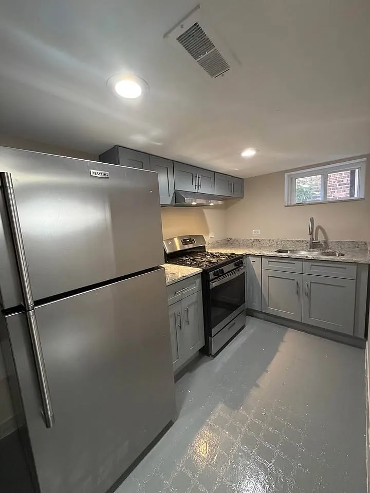Studio, 968 sqft, $1,300 — Photo 4