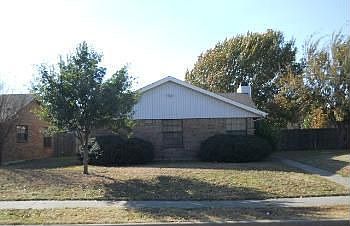 1st image of 1004 Carmody Dr