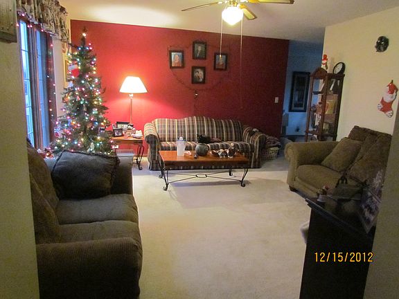 Livingroom from front door