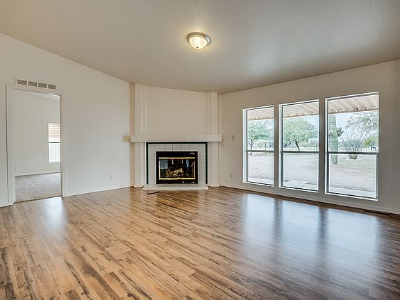 Living Room w/ Fireplace!