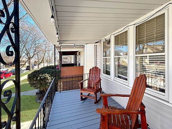 3rd image of 5843 W Waveland Ave