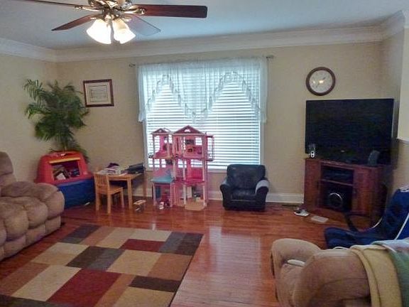 4th image of 113 Nicole Dr