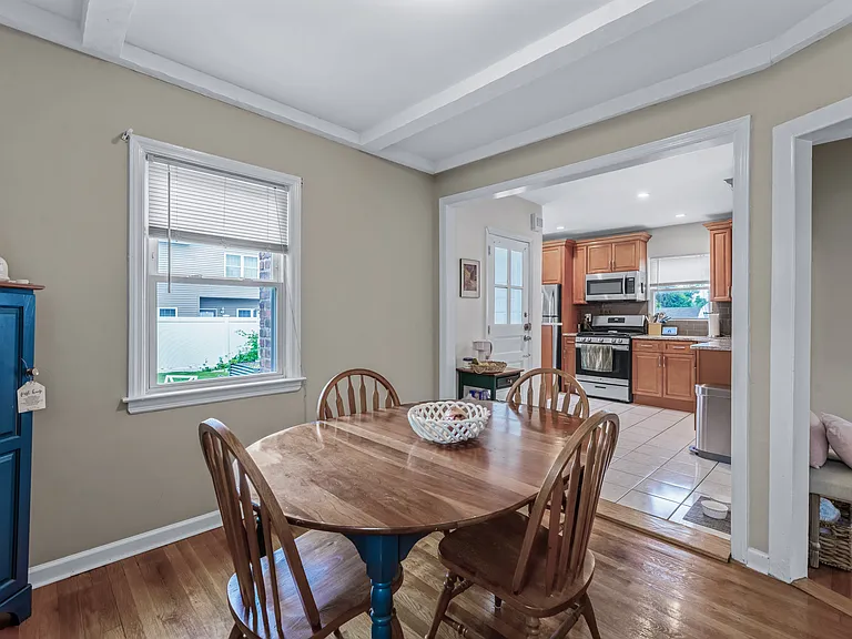 27 Clyde St — Photo 6