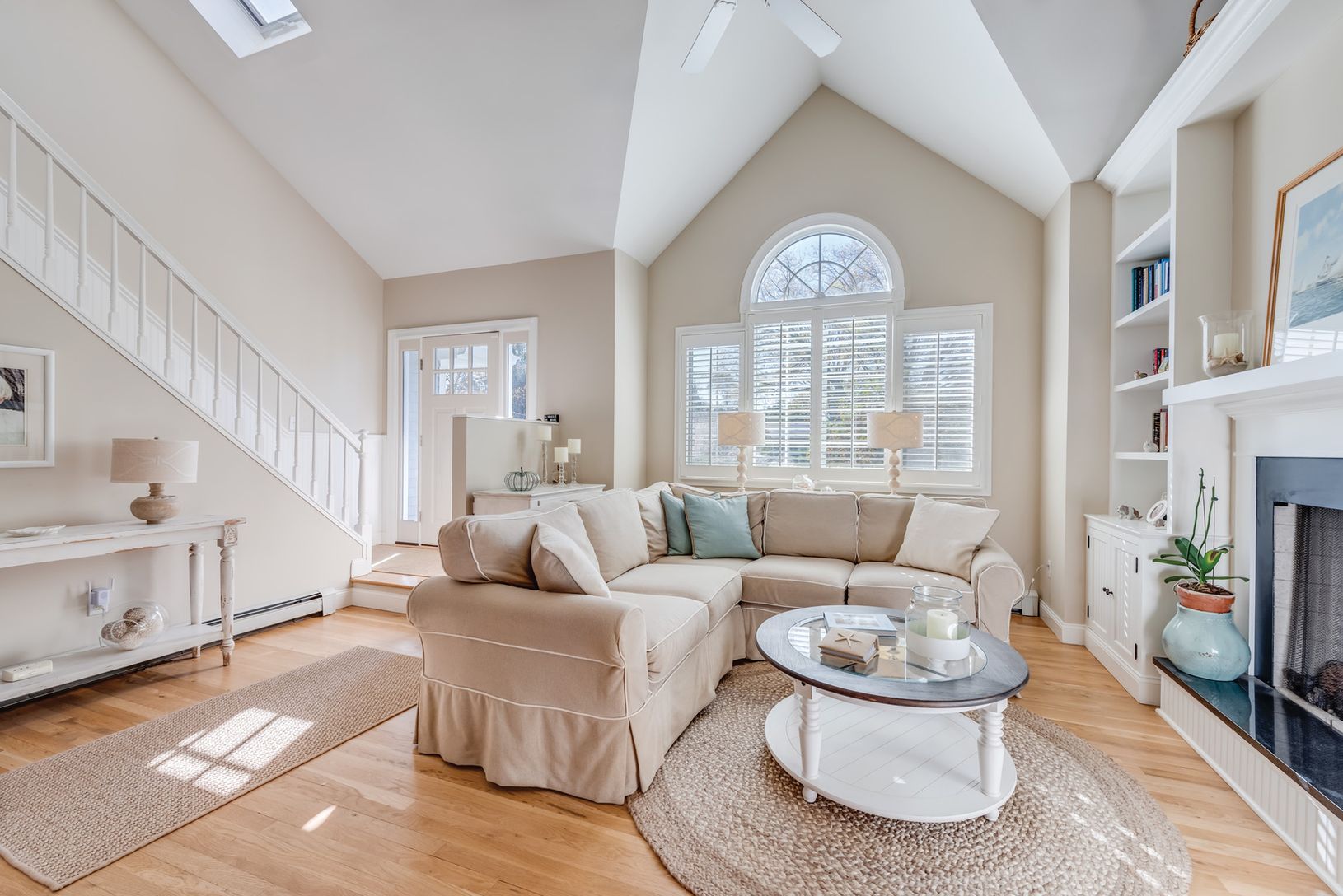  Sunny, open Living Room with Gas Fireplace 