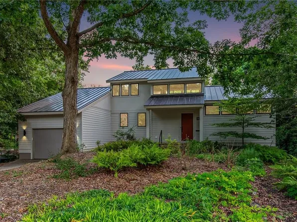 18 Paula Maria Dr, Newport News, VA 23606