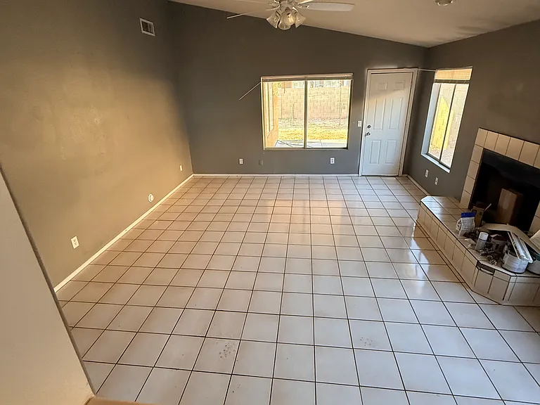 9010 W Holly St — Photo 5