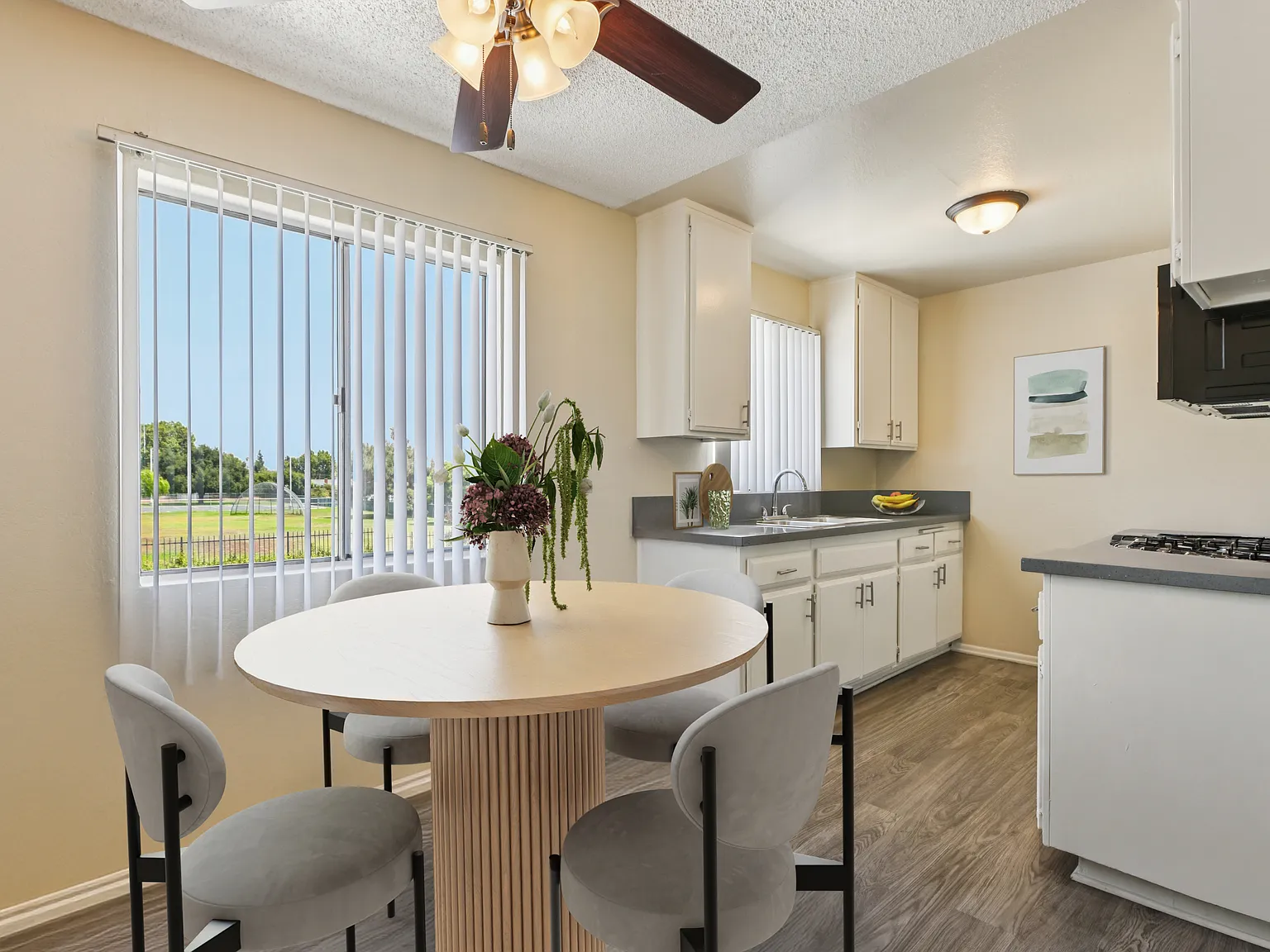 Casa Moreno Apartments — Photo 3