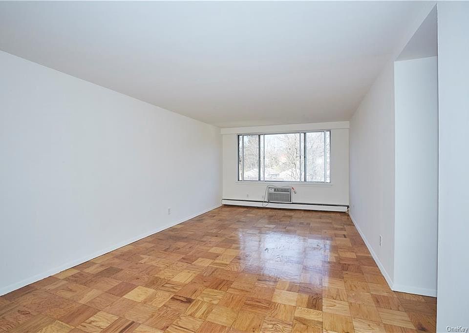 1st image of 19 Lake St #5L