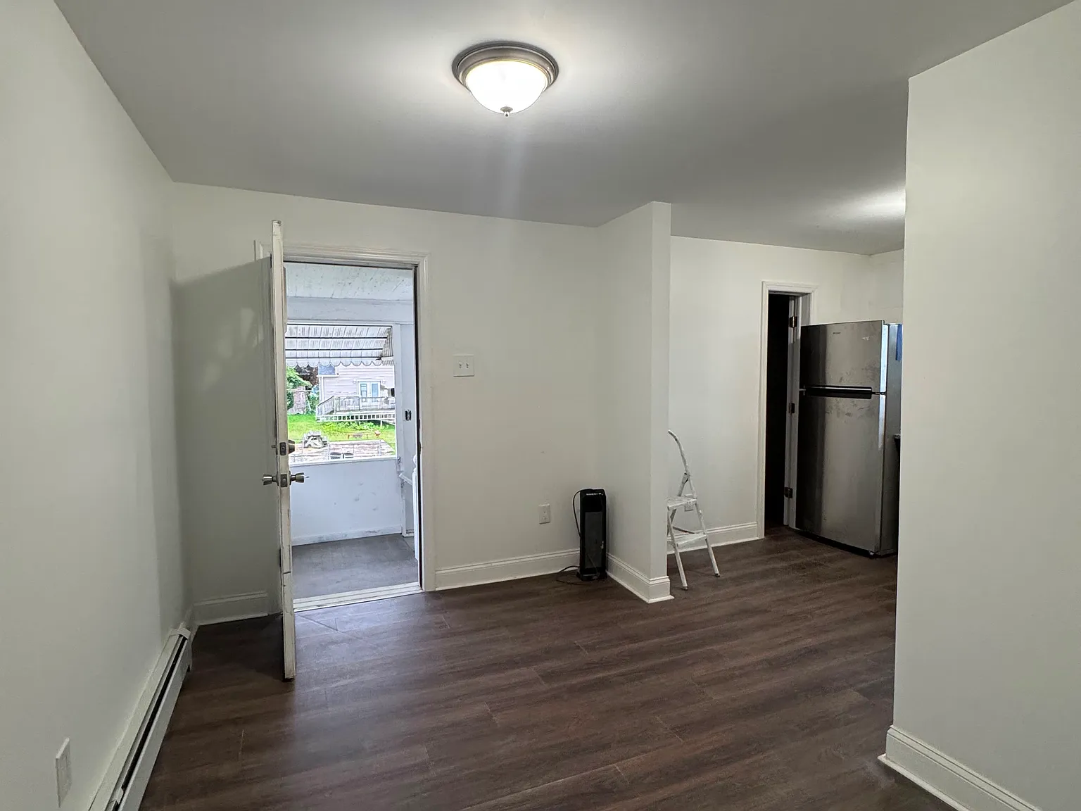 2 bed, $1,050 — Photo 3