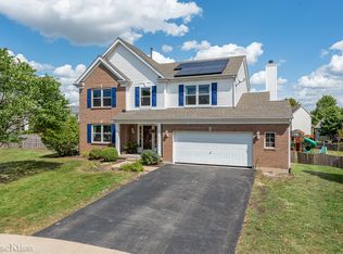 4 Scarlet Ct, Bolingbrook, IL 60490
