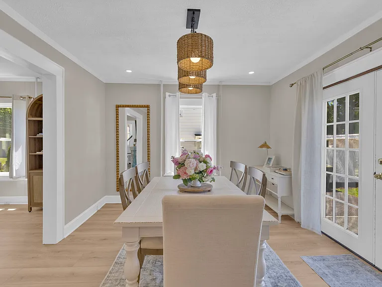 44 Hazelwood Ave — Photo 8