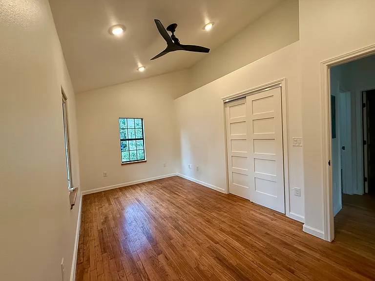 1304 Singleton Ave — Photo 16