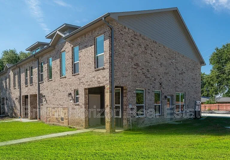 6506 Park Place Dr — Photo 2