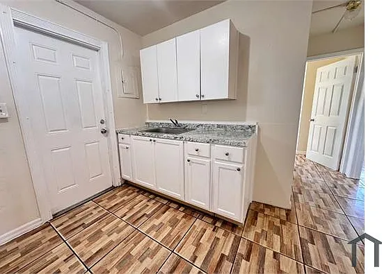 564 NW 13th St — Photo 23